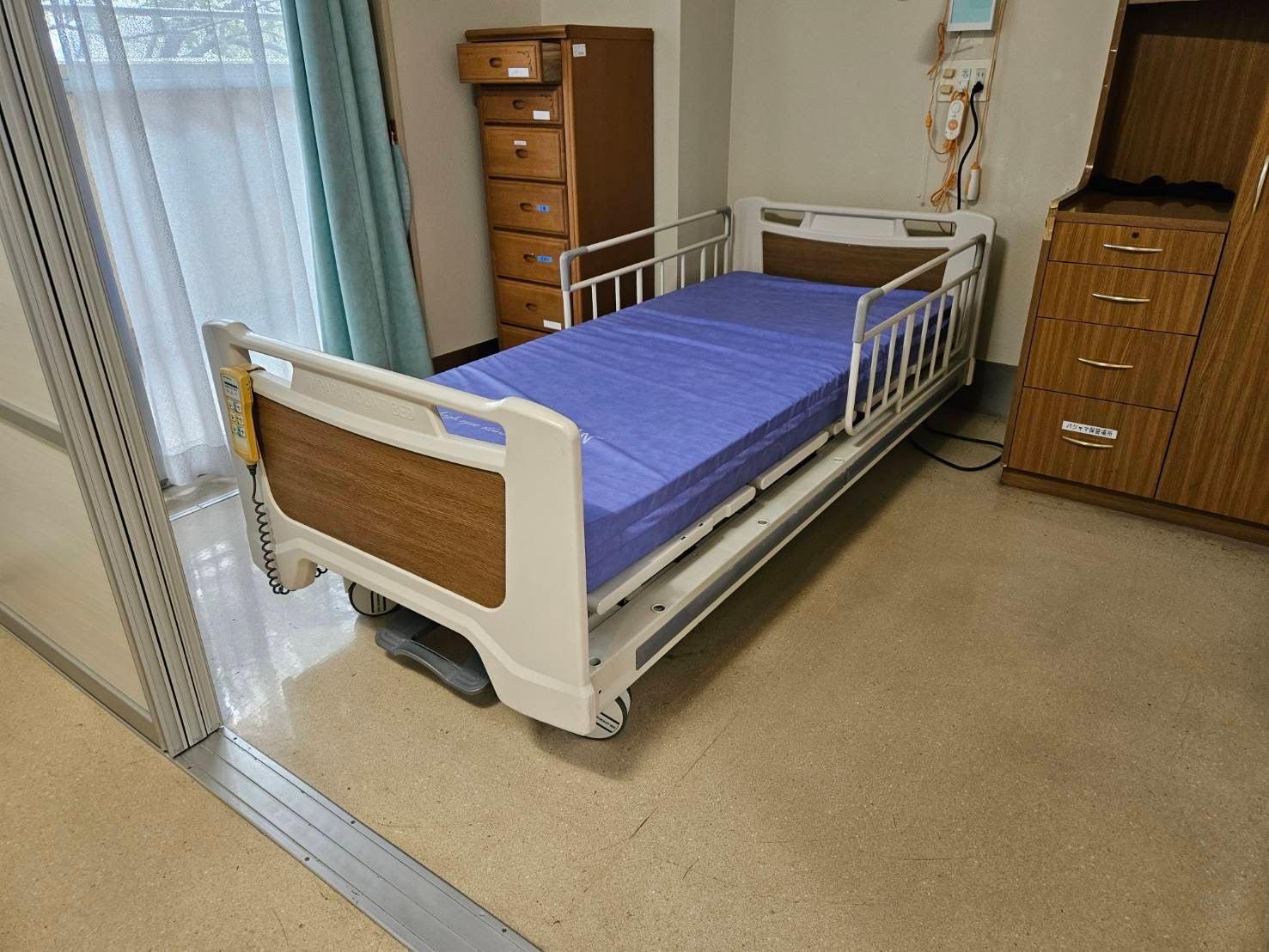 Nursing Home Bed Solution for a Memory Care Community in France